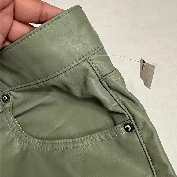 American Eagle Green Faux Leather Womens Plus Size 18 High Rise Pants NWOT - Picture 12 of 12